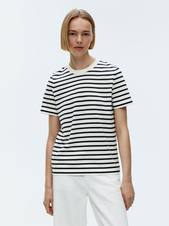 Pruhované triko, Arket, 19 eur
Pruhované triko, Arket, 19 eur
