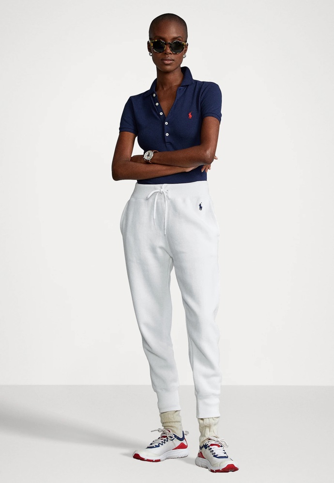 Tepláky: Ralph Lauren, 3 620 Kč
Tepláky: Ralph Lauren, 3 620 Kč