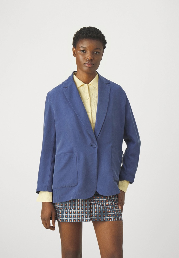 Sako: Max&Co, 9 800 Kč
