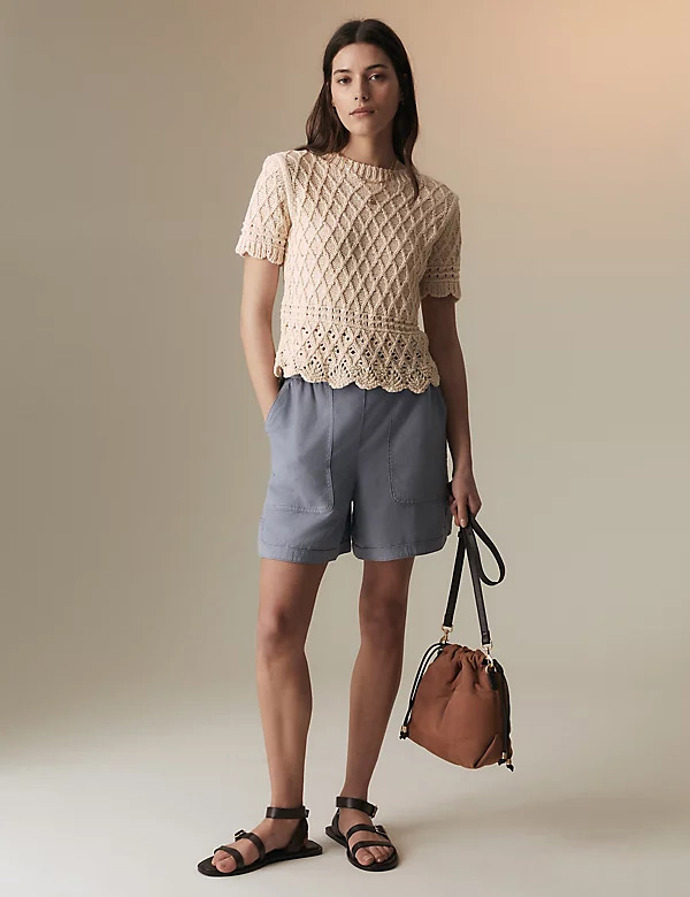 Háčkovaný top, M&S, 1 299 Kč
Háčkovaný top, M&S, 1 299 Kč