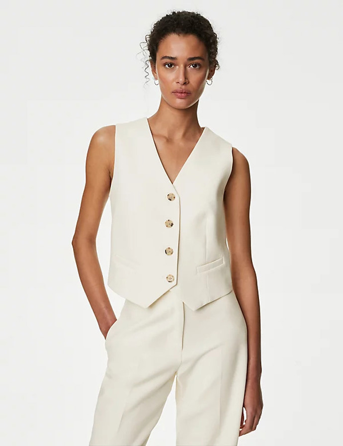 Světlá vesta, M&S, 1 299 Kč
Světlá vesta, M&S, 1 299 Kč