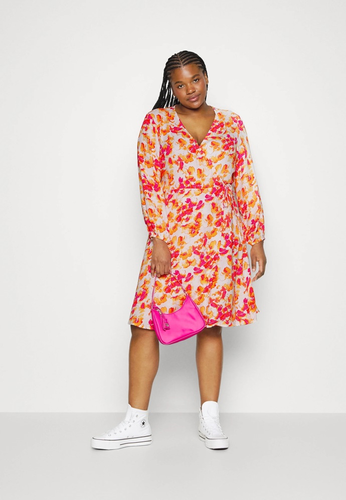 Šaty: Selected Femme Curve, 2 290 Kč
Šaty: Selected Femme Curve, 2 290 Kč