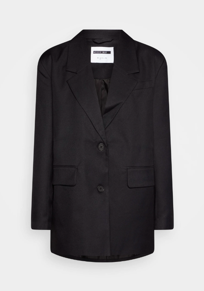 Outfit č. 1:

Černé oversized rovné sako od značky Noisy May, přibližná cena 720 Kč. 
