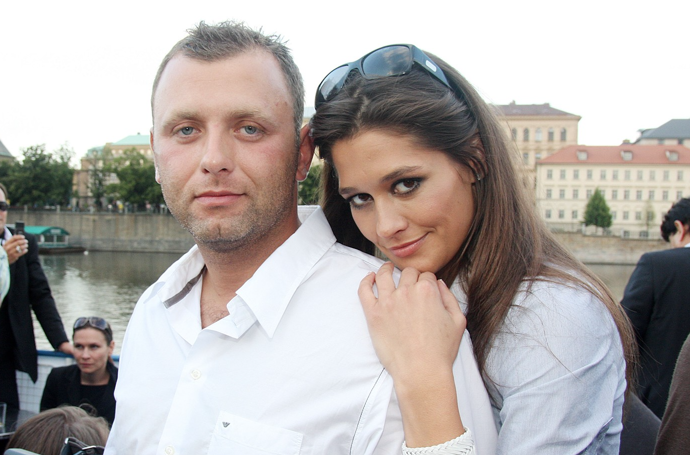 Simon Štekl si Petru odvedl k oltáři
