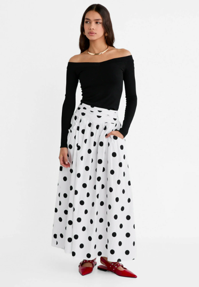 POLKA DOT Maxi sukně, značka Stradivarius, přibližná cena 999 Kč. 
