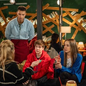 V nekonečném seriálu Ulice se odehrávají dramata několika rodin
