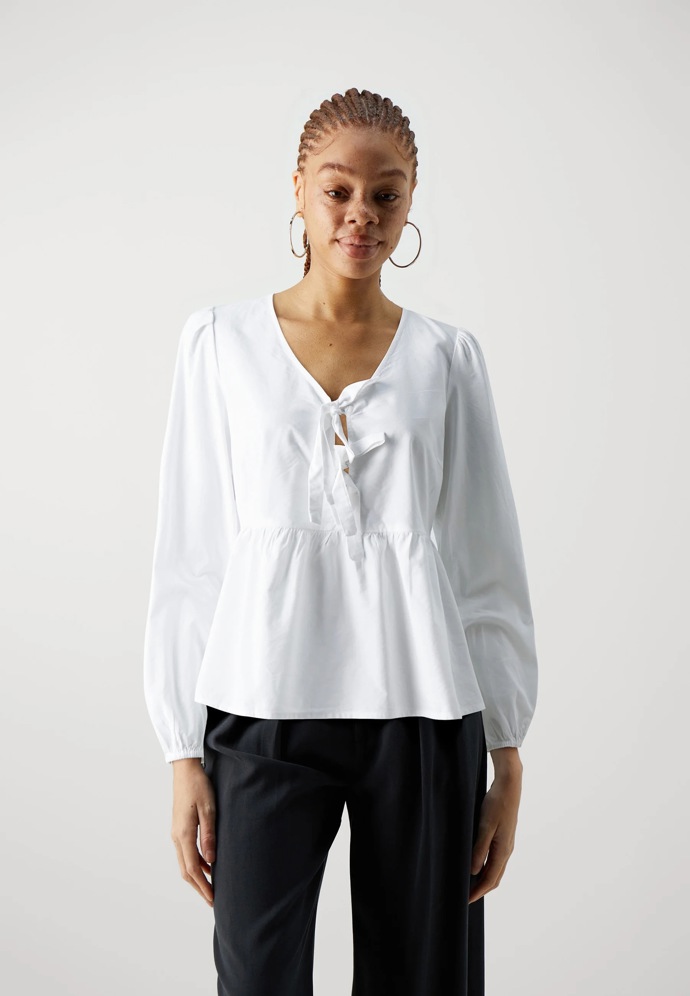 Halenka: Vero Moda, 910 Kč
Halenka: Vero Moda, 910 Kč