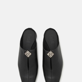 GmbH, 7800 Kč, Zalando
