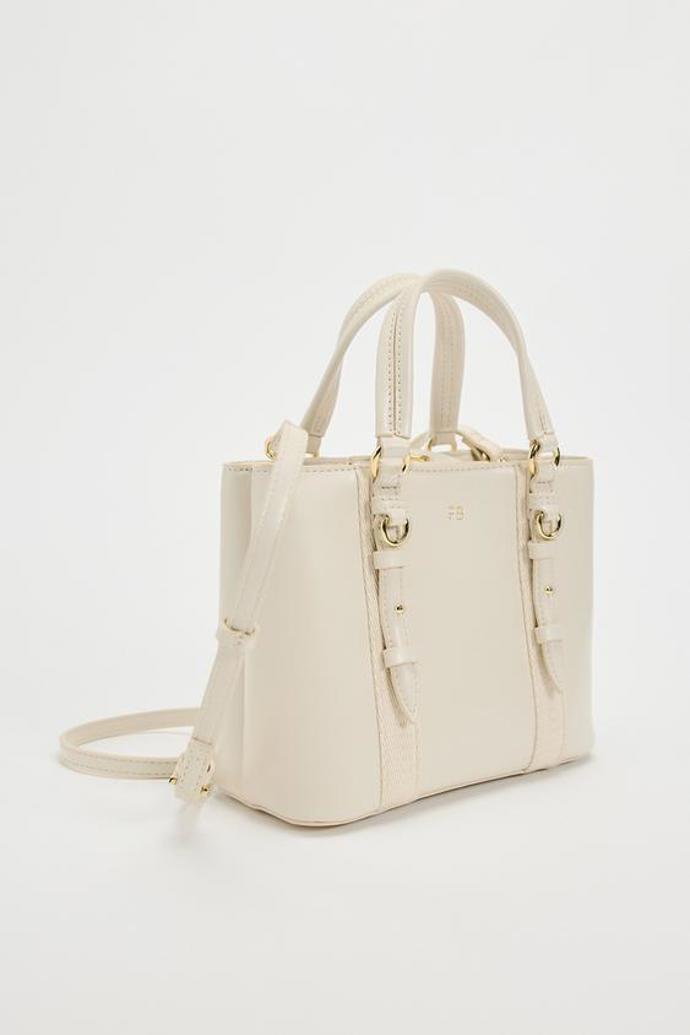 Zara 699 Kč
Zara 699 Kč