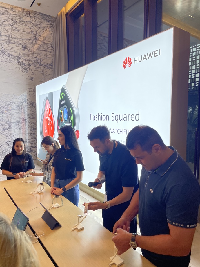 Jak vypadalo testování hodinek Huawei v Dubaji Jak vypadalo testování hodinek Huawei v Dubaji