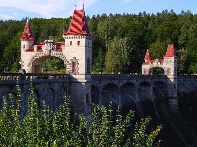 Na výletě ze Dvora Králové na hrad Pecka je toho spoustu k vidění. 

