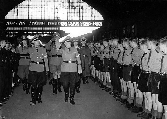 Nacistická mládežnická organizace Hitlerjugend
Nacistická mládežnická organizace Hitlerjugend