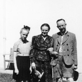 Gudrun Himmler s rodiči
