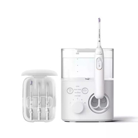 Ústní sprcha Sonicare Power Flosser 7000, 3999 Kč

Odstraňuje až 99,9 % zubního plaku na čištěných místech. Režim čištění využívá stálý proud vody k důkladnému každodennímu čištění. Režim Deep Clean využívá jednotlivých pulzů k ještě důkladnějšímu čištění. Režim Sensitive je mimořádně šetrný k citlivým dásním. Režim Massage zklidňuje a stimuluje linii podél dásní. 
