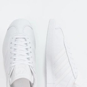 Tenisky, Adidas, 2 700 Kč
