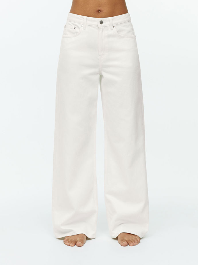 Baggy džíny, Arket, 99 eur
Baggy džíny, Arket, 99 eur