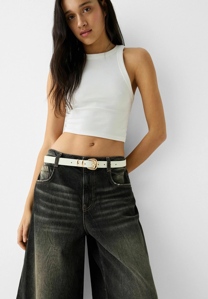 Pásek: Bershka, 399 Kč
Pásek: Bershka, 399 Kč