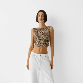 Top s leopardím vzorem, Bershka, 449 Kč
