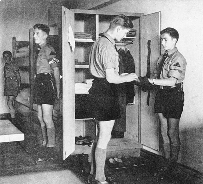 Nacistická mládežnická organizace Hitlerjugend
Nacistická mládežnická organizace Hitlerjugend
