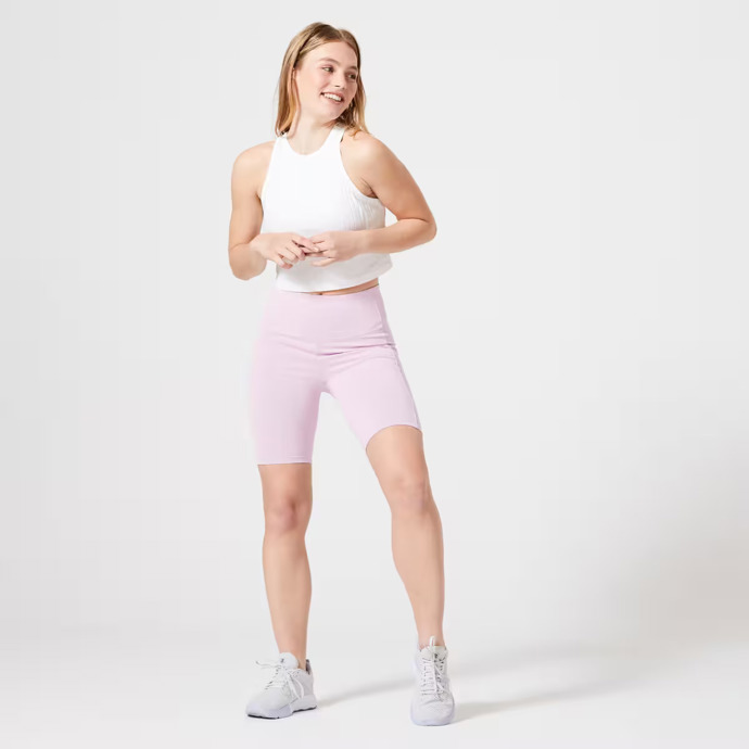 Fitness kraťasy vytvarují vaši postavu a zůstanou neprůhledné za všech okolností, nejen při sportu. 389 Kč
