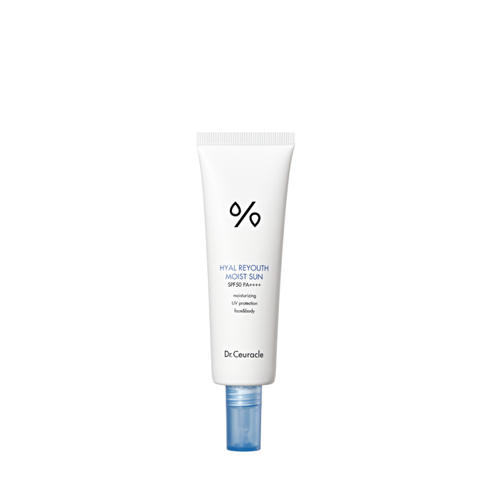 Pleťový denní krém Hyal Reyouth Moist Sun SPF 50 s obsahem chemických filtrů chrání před slunečním zářením. Je obohacený o kyselinu hyaluronovou, která hloubkově hydratuje, niacinamid, který posiluje ochrannou bariéru pleti. 749 Kč

