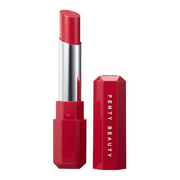 Rtěnka Poutsicle Juicy Satin Lipstick v sedmi hyper-zářivých odstínech je krémová, hladká a lehká. 269 Kč
