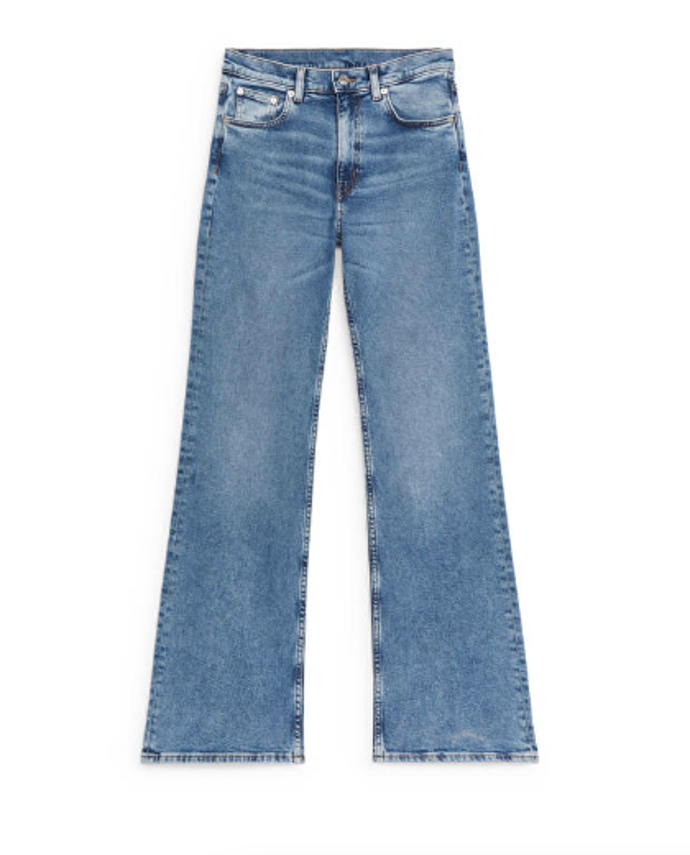 Flare džíny, Arket, 89 eur
Flare džíny, Arket, 89 eur