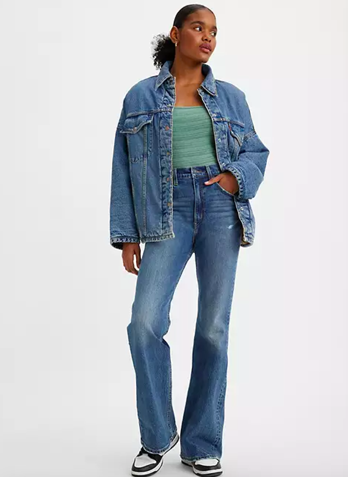 Flare džíny, Levi’s, 3799 Kč
Flare džíny, Levi’s, 3799 Kč