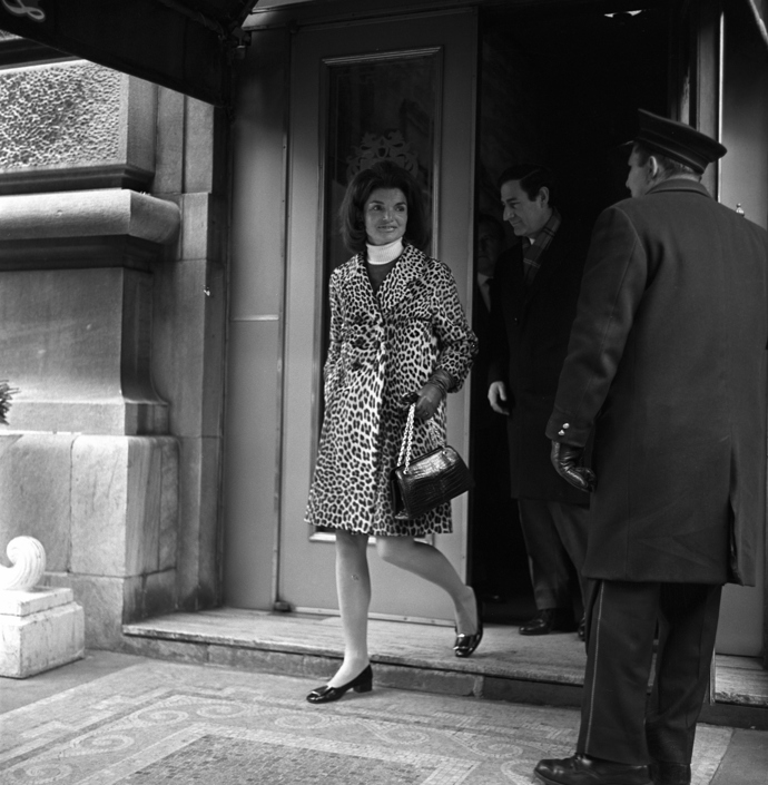 Módní styl Jackie Kennedy Onassis.
