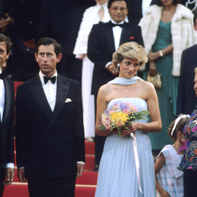 Princezna Diana v roce 1987 v šatech od Catherine Walker.
