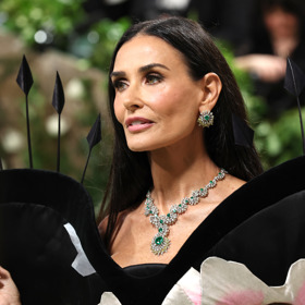 Demi Moore na svůj věk rozhodně nevypadá.
