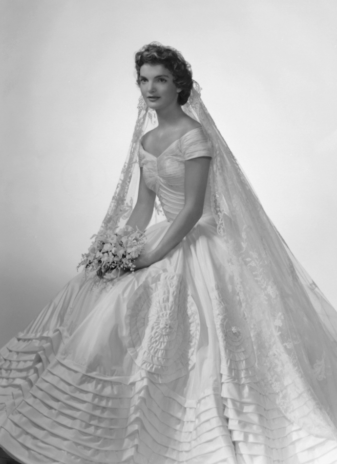 Módní styl Jackie Kennedy Onassis.
