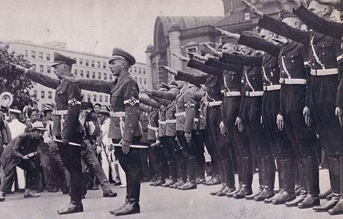 Nacistická mládežnická organizace Hitlerjugend
Nacistická mládežnická organizace Hitlerjugend