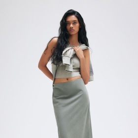 Sukně, H&M, 599 Kč
