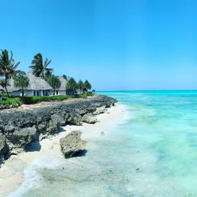 Křišťálově čisté moře na Zanzibaru dělá z ostrova ráj Indického oceánu. 
