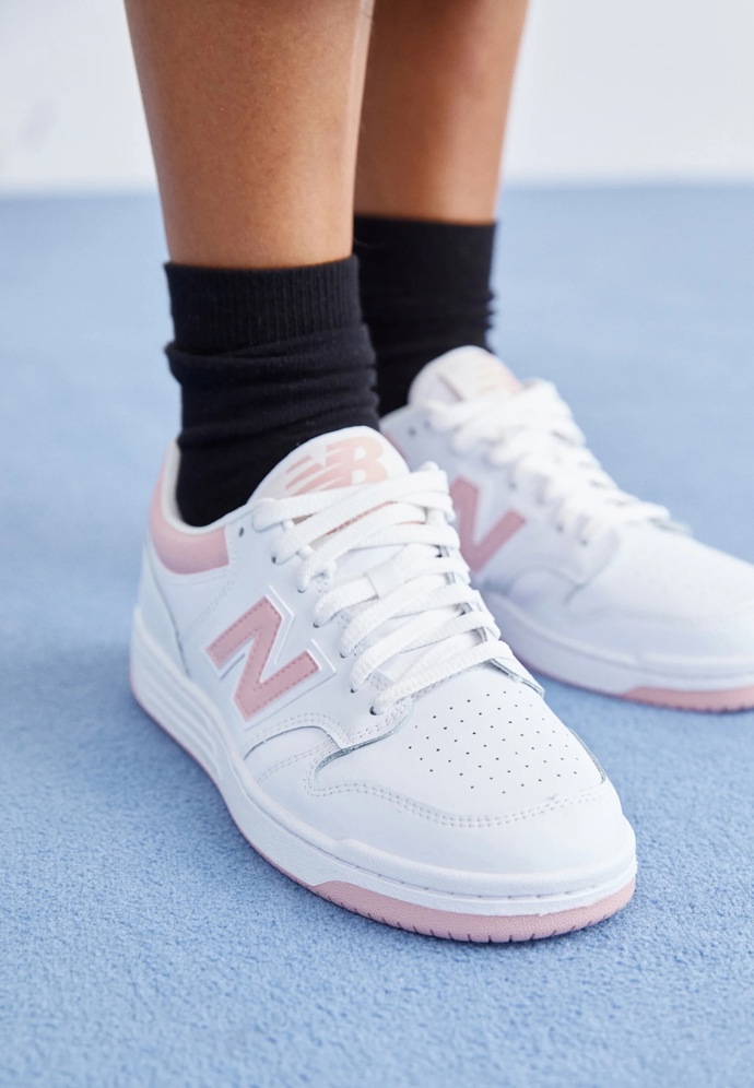 Tenisky, New Balance, 2 500 Kč
Tenisky, New Balance, 2 500 Kč