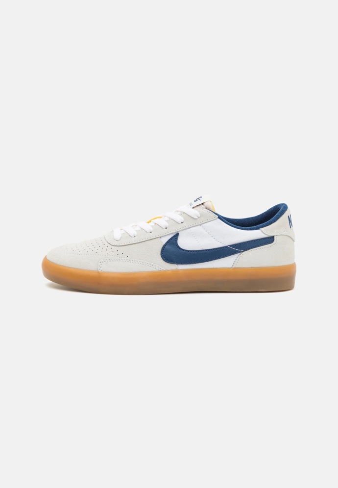 Boty, Nike, 1 800 Kč
