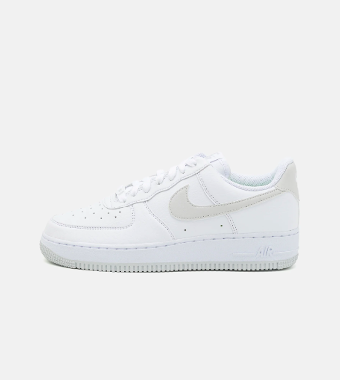 Nike Air Force 1 07, 3000 Kč
Nike Air Force 1 07, 3000 Kč
