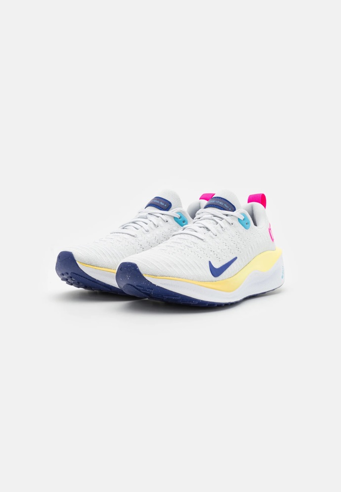 Boty, Nike, 4 200 Kč
