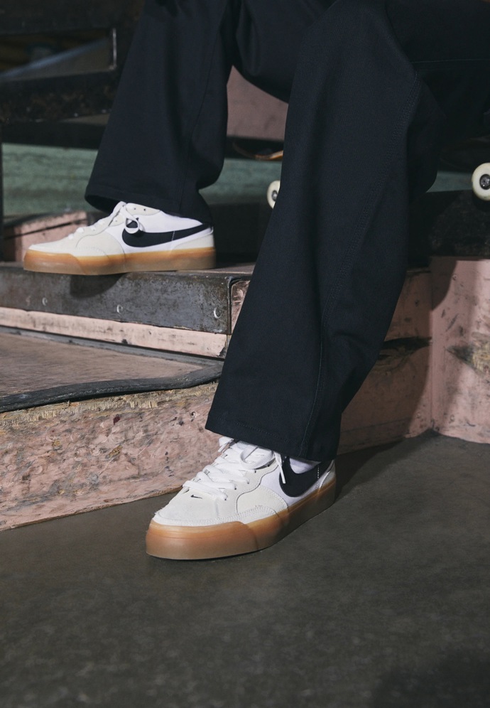 Tenisky, Nike, 2 200 Kč
Tenisky, Nike, 2 200 Kč