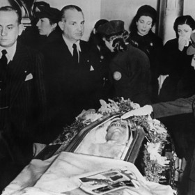 Pohřeb Evy Perón byl smutnou národní událostí.
