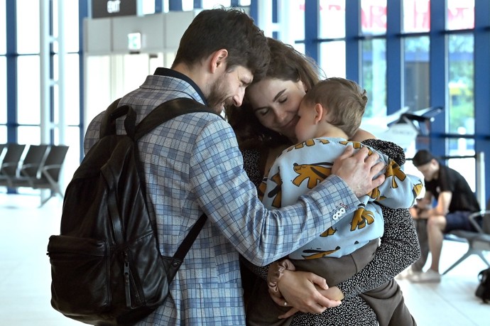 Michal Kempný se stal otcem ve 30 letech a spolu s partnerkou Nicolou Minárikovou dali dnes již tříletému synovi jméno Adam.
Michal Kempný se stal otcem ve 30 letech a spolu s partnerkou Nicolou Minárikovou dali dnes již tříletému synovi jméno Adam.