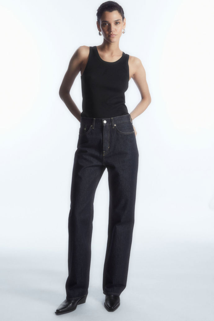 Rovné džíny, COS, 89 eur
Rovné džíny, COS, 89 eur
