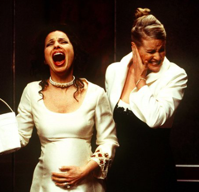Lauren Lane jako C.C. Babcock s Fran Drescher jako Fran Fine
Lauren Lane jako C.C. Babcock s Fran Drescher jako Fran Fine