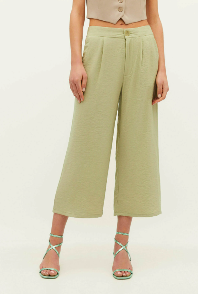 FLOWING CULOTTES WITH DARTS - Kalhoty, značka Stradivarius, přibližná cena 499 Kč. 
