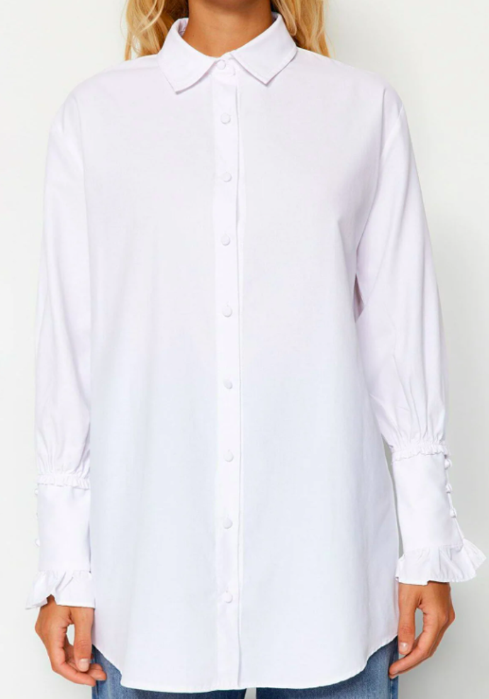 MODEST - Košile, značka Trendyol Modest, přibližná cena 699 Kč. 
