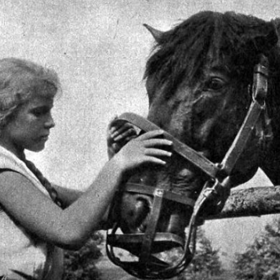 Jorga Kotrbová ve filmu Trápení
