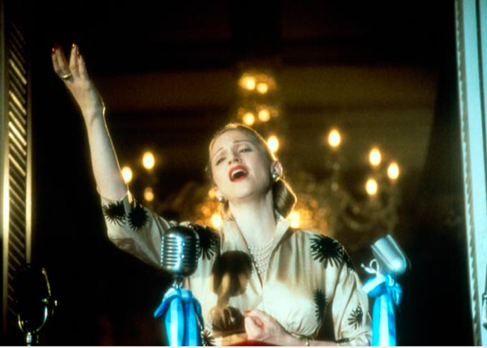 Ve filmovém muzikálu Evita (1996) ztvárnila argentinskou ikonu Madonna.
Ve filmovém muzikálu Evita (1996) ztvárnila argentinskou ikonu Madonna.