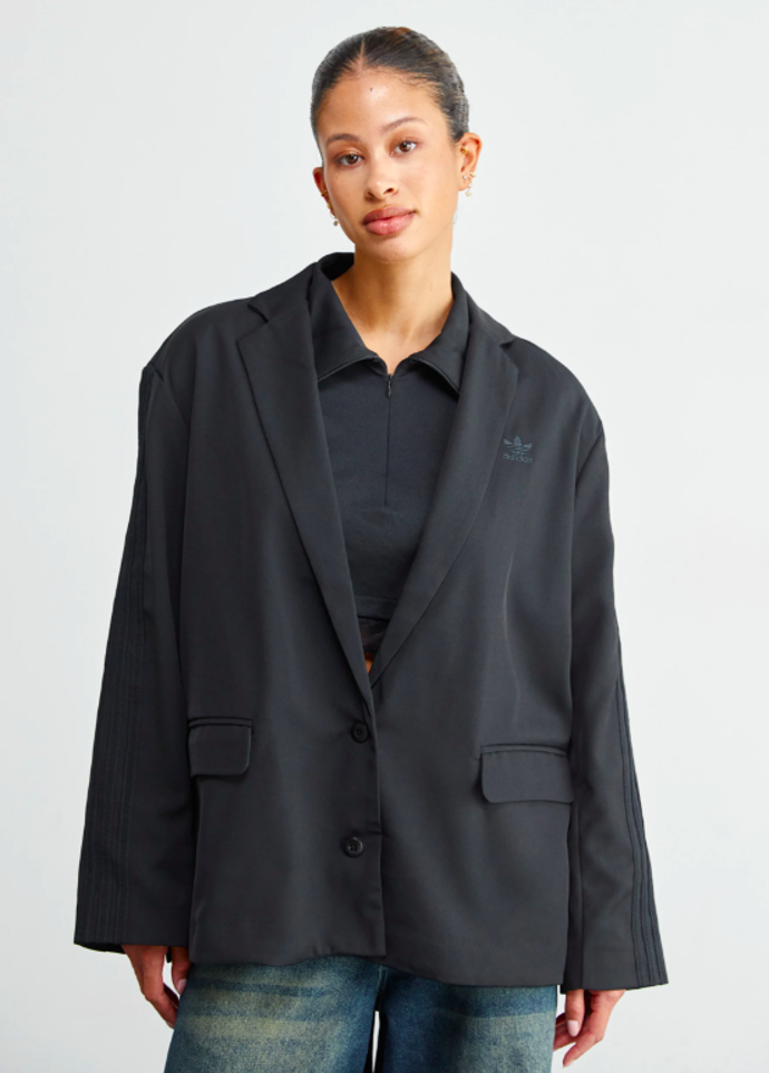 Sako, adidas Originals, 3600 Kč. 
