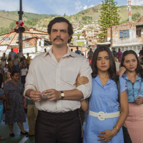 Maria Victoria Henao a Pablo Escobar v seriálu Narcos
